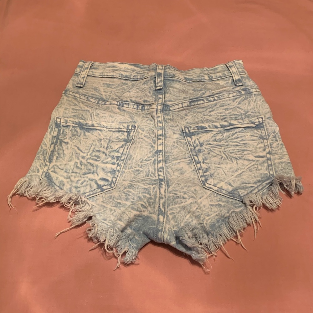 Aphrodite Shorts - Picture 2 of 3